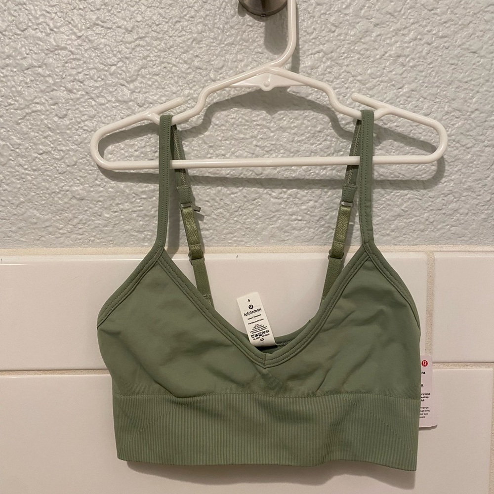 Lululemon ebb to street bra size 4